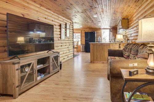 Etowah Apartment | Hike, Golf & Explore: Pet-Friendly Apt in Etowah