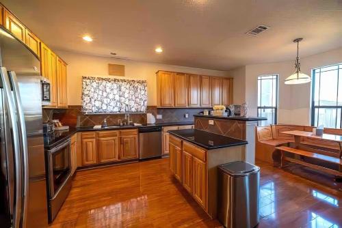 Cedar Park House | Hill Country Beauty in Red Beautiful Large Home! Very Spacious!