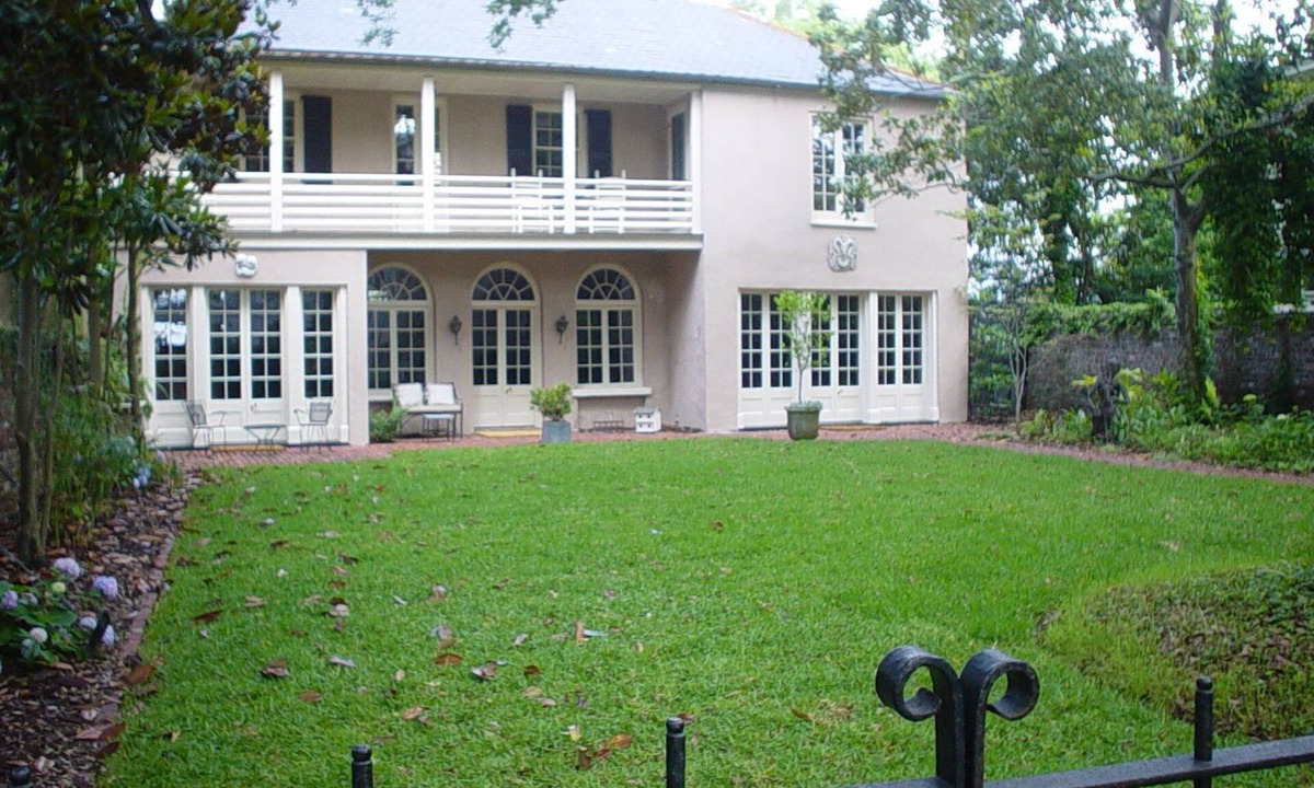 South of Broad Bed & Breakfast | Historic Carriage House East Battery with off street parking!
