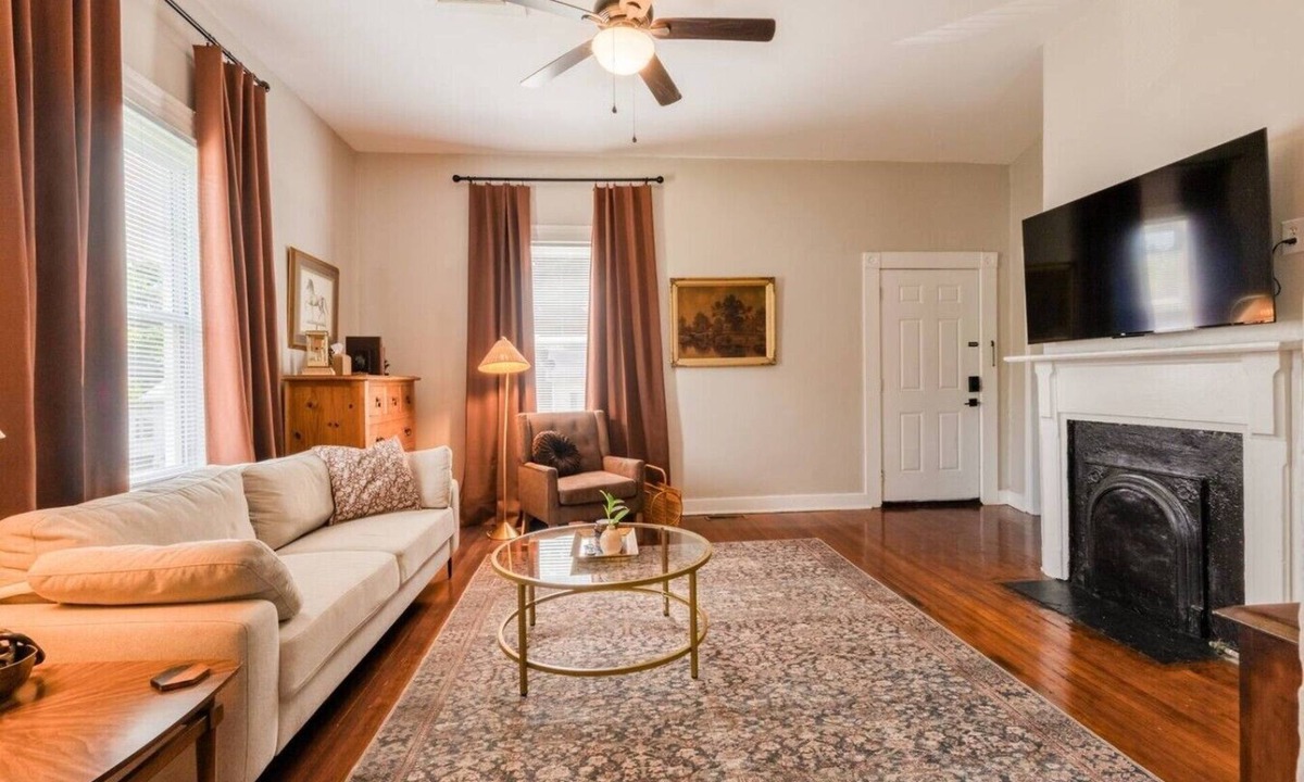 Danville House | Historic Charm + Modern Comfort | .8mile to Casino