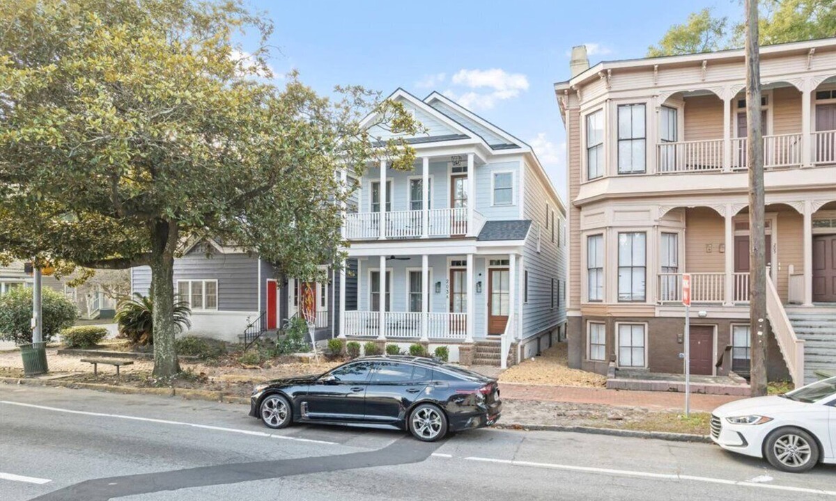 Metropolitan Apartment | Historic District Gem - 2BR/2BA, Walk to Forsyth Park - Lower Level