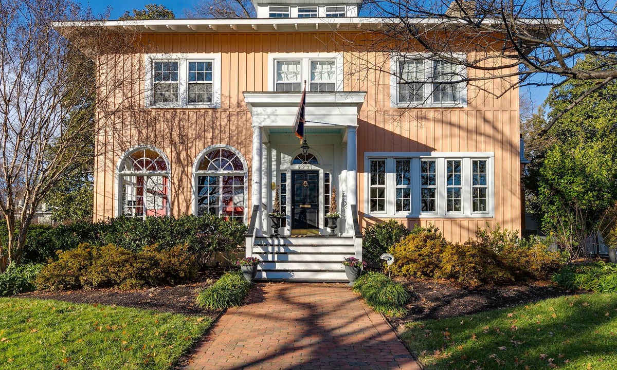 Richmond Villa | Historic Italianate Villa and Gardens in Northside/Ginter Park - Pet Friendly