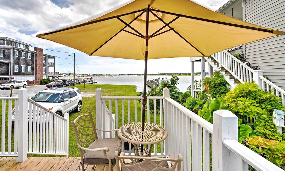 Swansboro Apartment | Historic Swansboro Studio w/Intracoastal View!