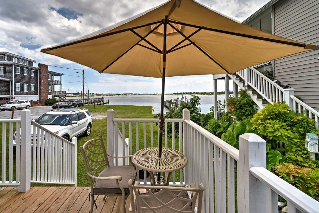 Swansboro Apartment | Historic Swansboro Studio w/Intracoastal View!