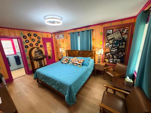 New Bern Hotel | Historic Ziegler Inn and Suites with Whimsical Themed Rooms