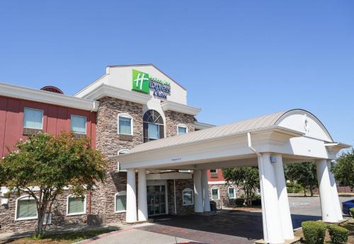 Cedar Hill Hotel | Holiday Inn Express Hotel & Suites Cedar Hill by IHG