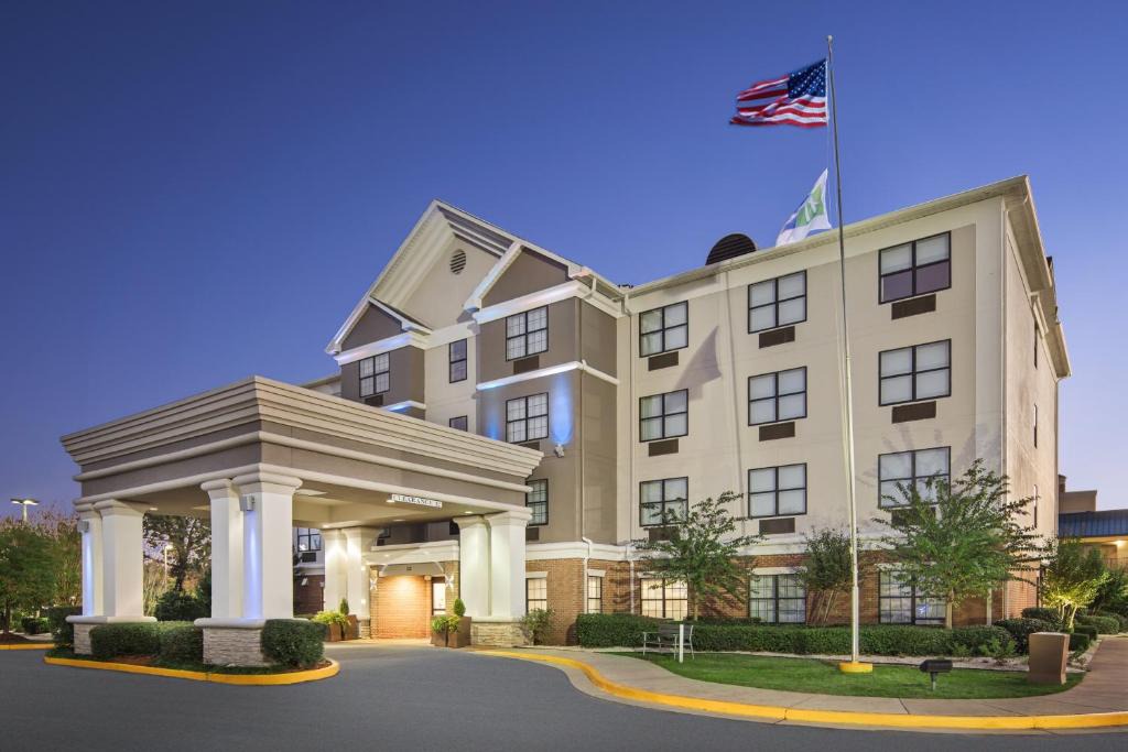 Byron Hotel | Holiday Inn Express Hotel & Suites Byron by IHG