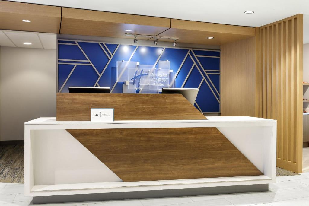 Peachtree Corners Hotel | Holiday Inn Express Peachtree Corners-Norcross by IHG