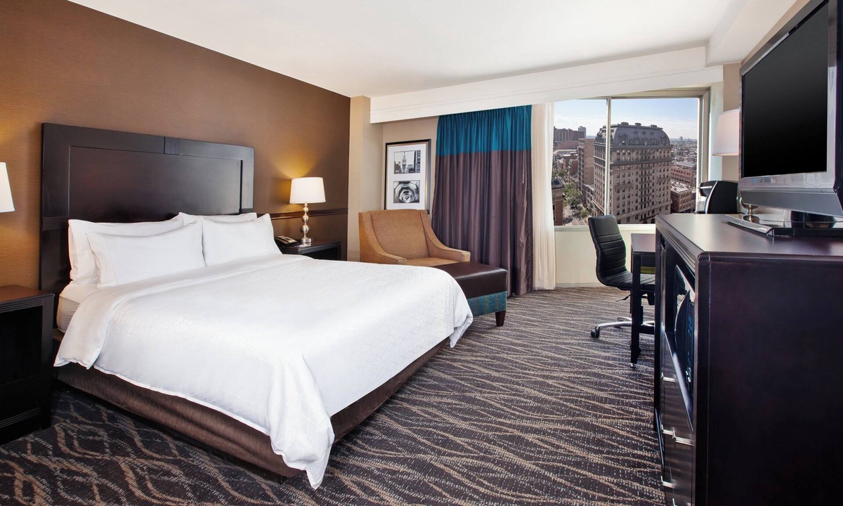 Midtown Village Hotel | Holiday Inn Express Philadelphia-Midtown by IHG
