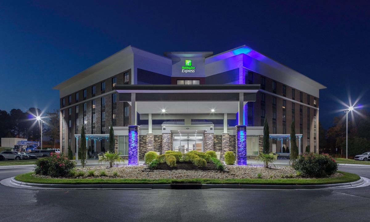Rocky Mount Hotel | Holiday Inn Express Rocky Mount Sports Center by IHG