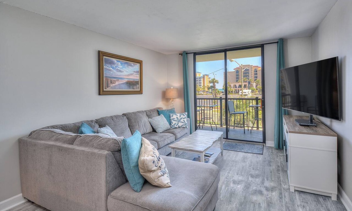 Myrtle Beach Condo | Holiday Towers by Elliott Beach Rentals