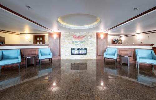 New Castle Hotel | HomeTowne Studios by Red Roof Wilmington - New Castle