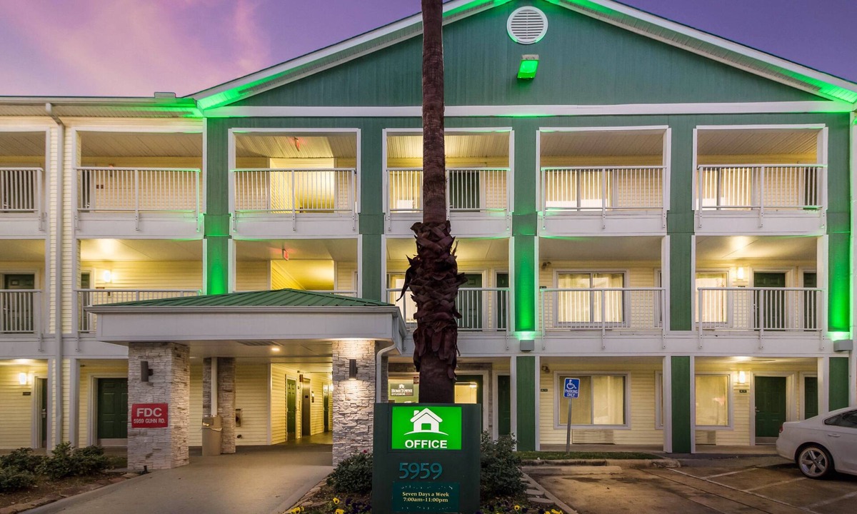 Fairbanks Hotel | HomeTowne Studios by Red Roof Houston - Northwest