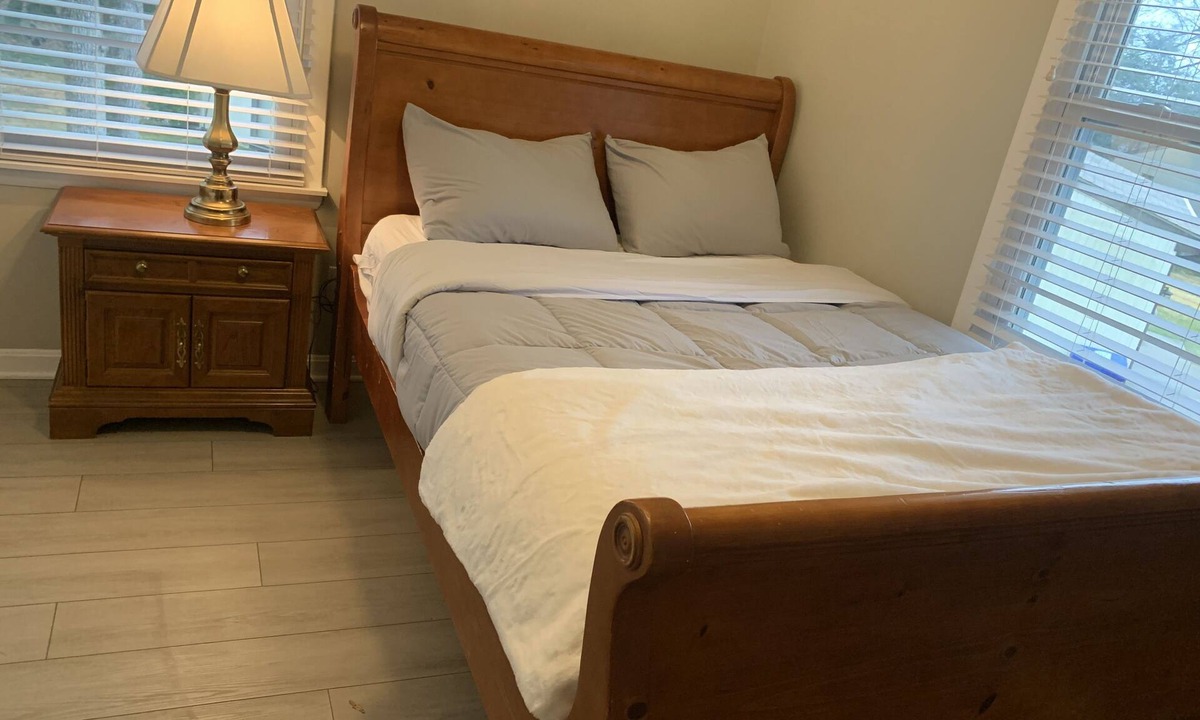 Bowie House | Homey, cozy, spacious, family friendly. Close to restaurants, shopping centers.