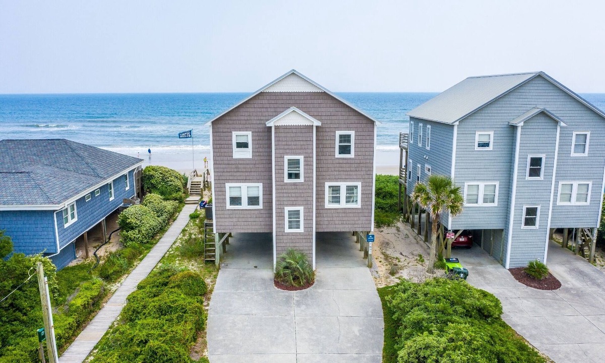Surf City House | Hot Tub, BeachFront, Private, Hammocks on the Beach