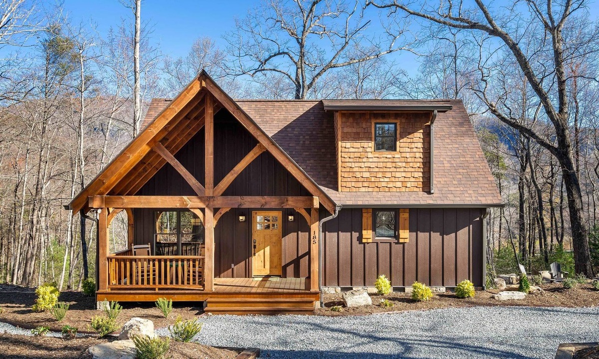 Lake Lure Cottage | Hot Tub, Pet Friendly, Fire Pit, Very Nice! - Happy Bear by Carolina Properties