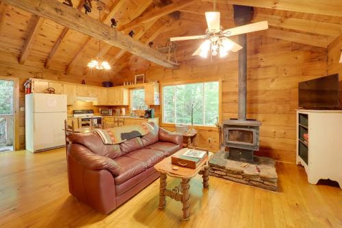 Vein Mountain House | Hot Tub & Trail Access: 92-Acre Retreat in Marion!