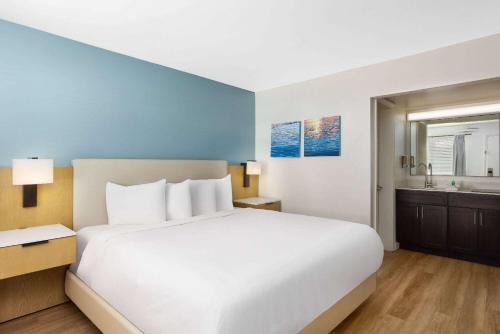 Manteo Hotel | Hotel Manteo, Trademark Collection by Wyndham