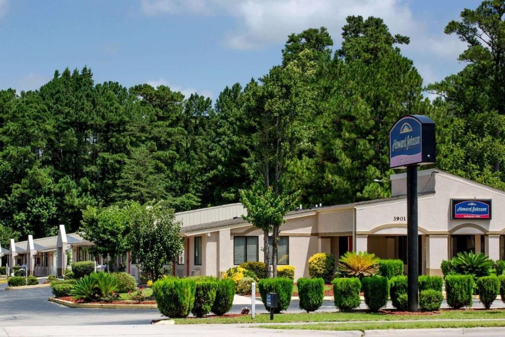 Wilmington Hotel | Howard Johnson by Wyndham Wilmington