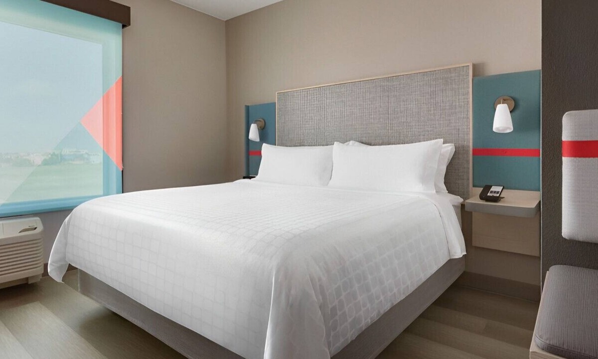 Savannah House | Indulge in Comfort! Restaurants, Shopping!
