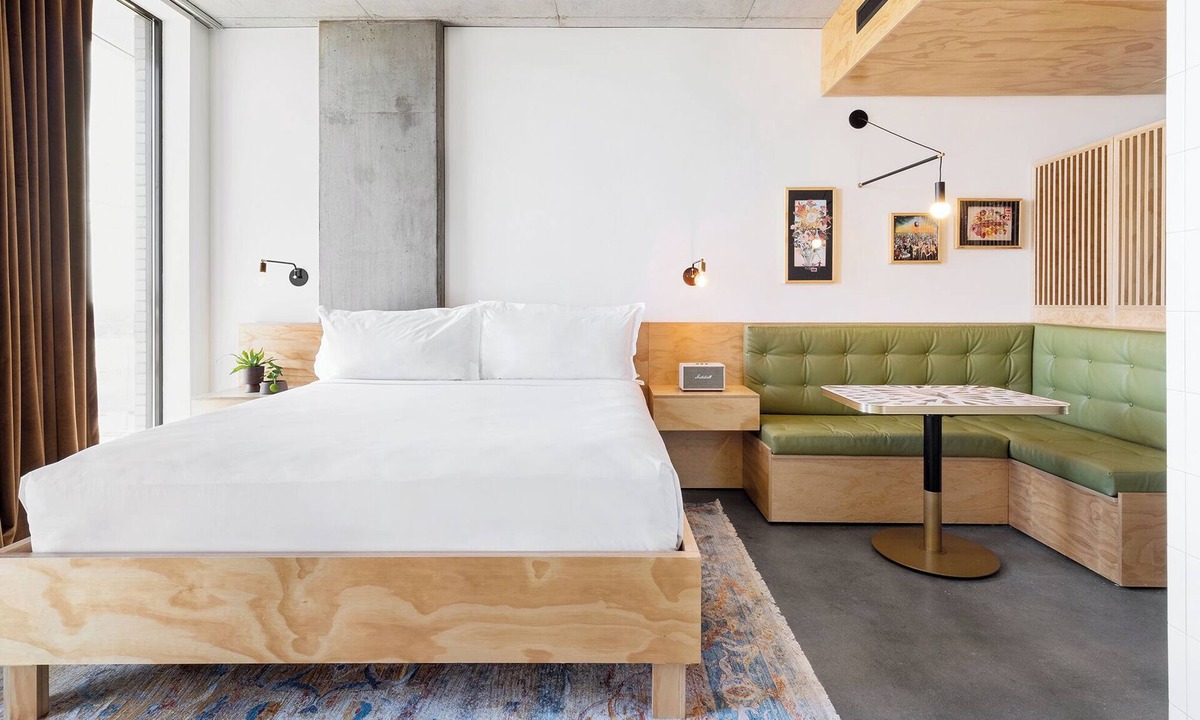 East Cesar Chavez Hotel | Indulge in Home-Like Comfort! Dog-friendly, City View, Near Texas Music Museum