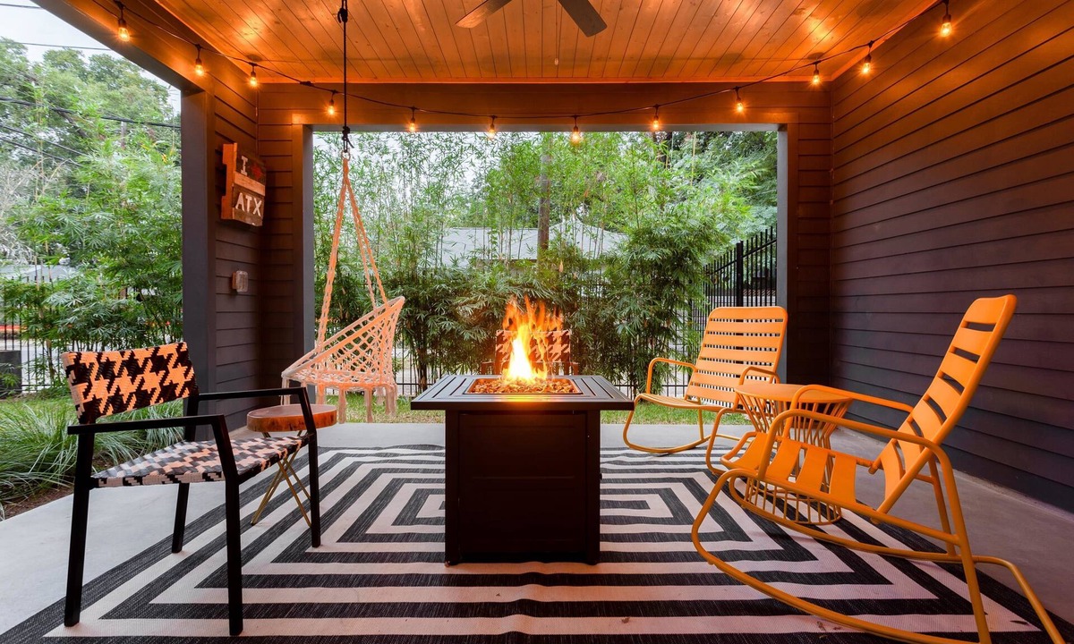 East Cesar Chavez House | Insta-worthy Two House Corner Compound