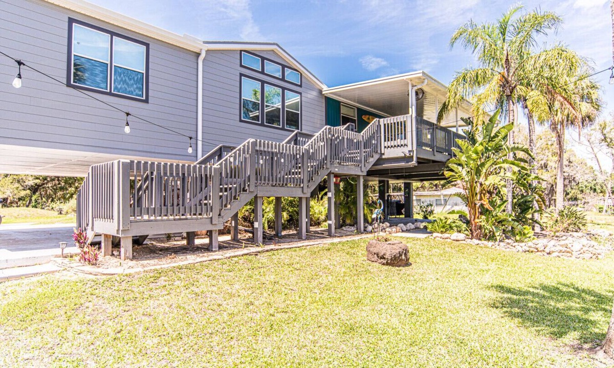 Crystal River House | IslandTime|OzelloCanalHome|PvtDock|Porch|Firepit|10ppl