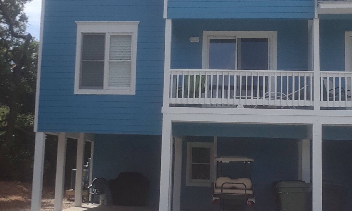 Emerald Isle House | Isle Time: Pet Friendly 3rd Row Duplex in Spinnaker's Reach