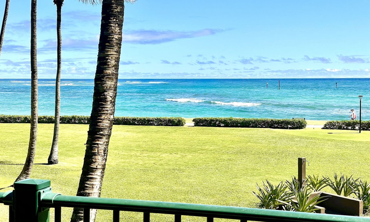 Kapaa Condo | It's All About the View! Oceanfront, A/C, Elevator, SPECIAL! 9/3-9/24/25 Info ↓