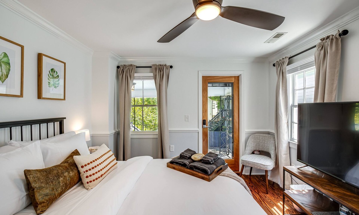 Cannonborough Elliotborough Condo | Jonathan Jasper Wright Inn