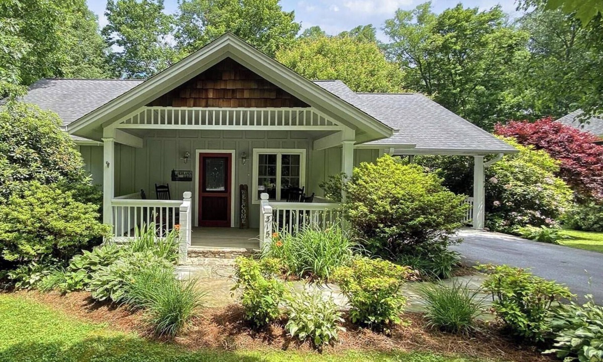 Highlands Cabin | Just the Right Size. Exactly Enough | Highlands Haven