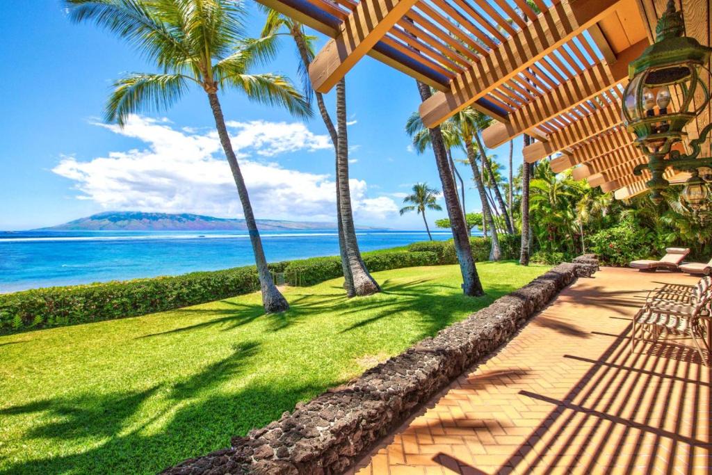 Historic Lahaina Front Street House | K B M Resorts BAY-35 - Presidential 5bd, 5ba beach-front estate, air conditioning, steps to ocean