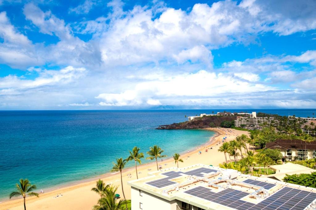 Kaanapali Apartment | K B M Resorts- WH1-1218 Stunning Studio, whale watching, big ocean views, steps to beach