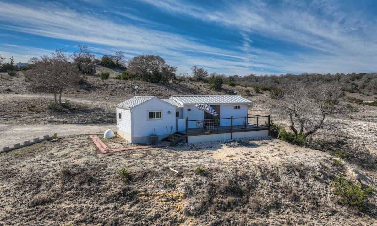 Center Point House | K Loma Vista with Hill Country Views