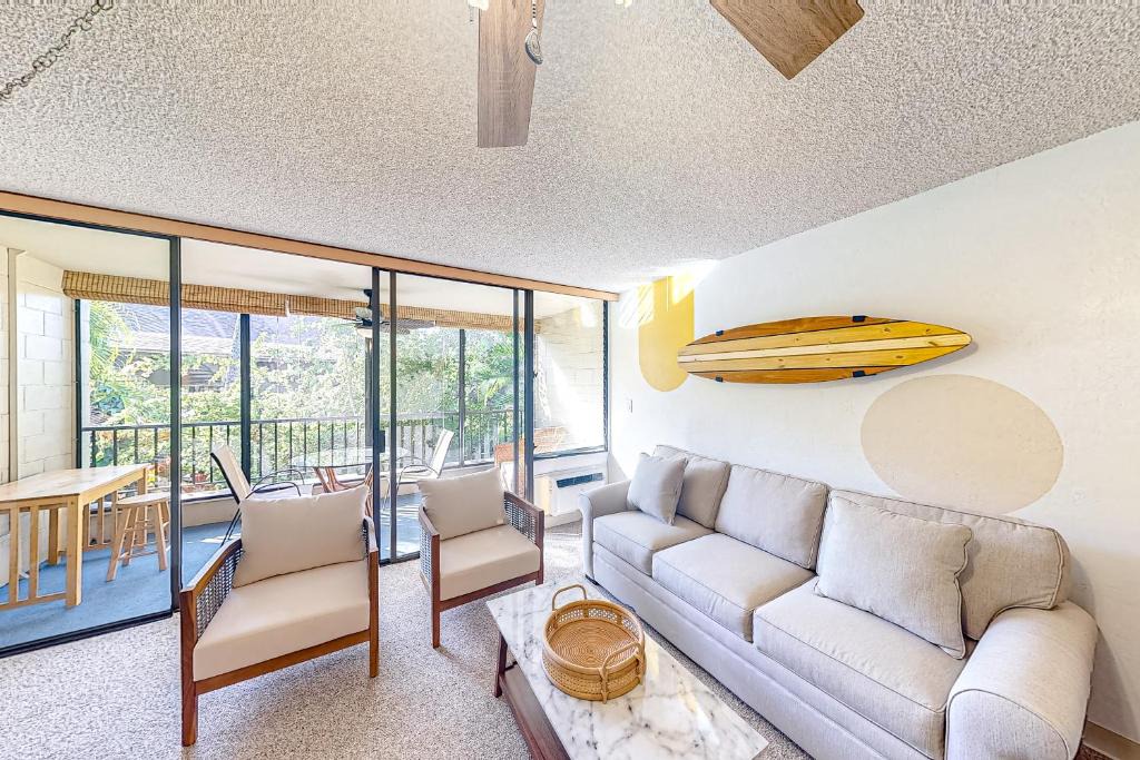 Historic Kailua Village Apartment | Kalanikai #112