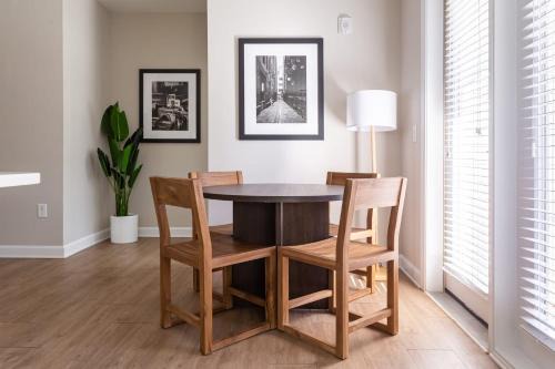 Charlotte Hotel | Kasa Freemorewest Charlotte
