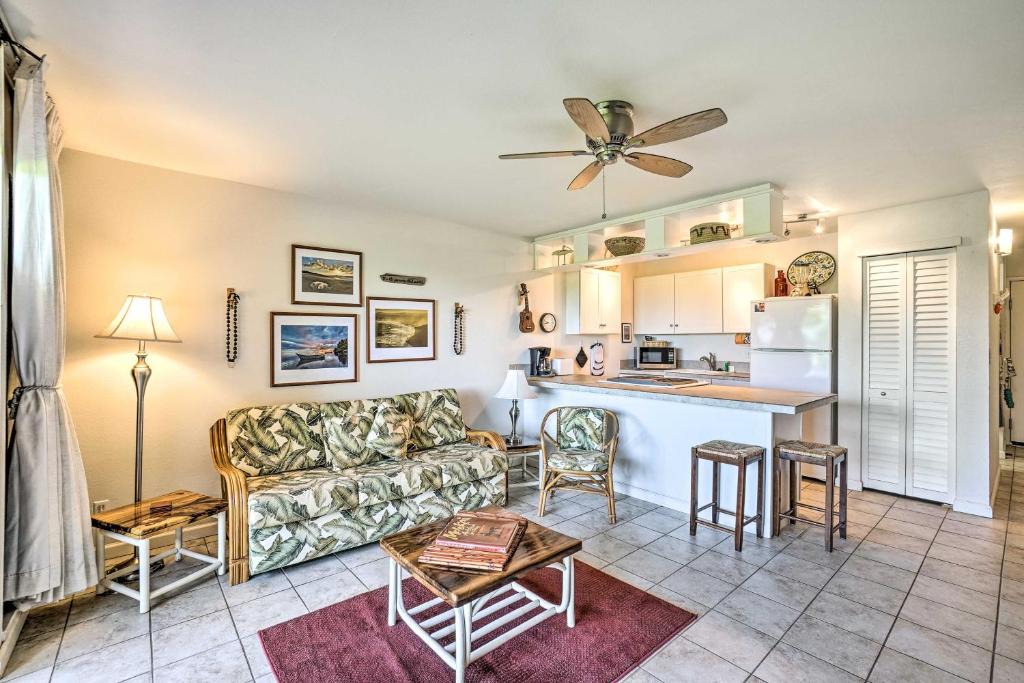 Kaunakakai Apartment | Kaunakakai Escape Heated Pool and Beach Access