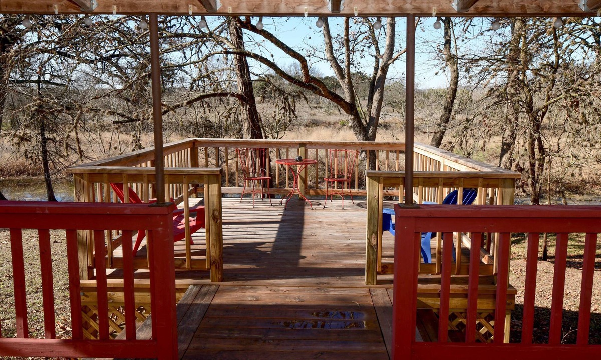 Utopia Cabin | Kay's River Escape