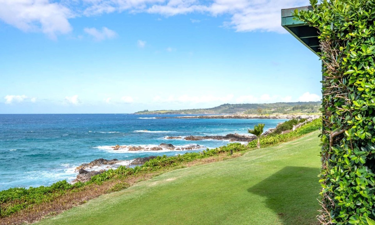 Napili Condo | KBM Resorts | FREE CAR | Kapalua Bay Villa | Oceanfront | 1-Bedroom Condo, Beautifully Remodeled! KBV-28G2