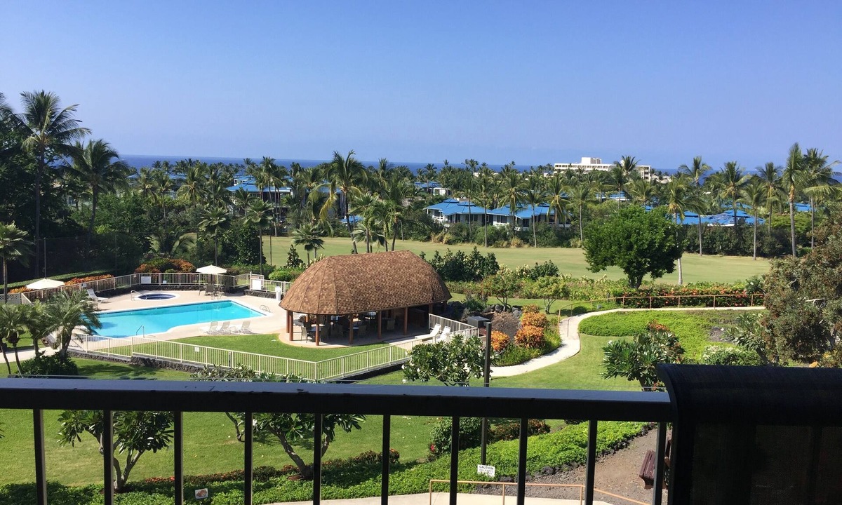 Keauhou Condo | Keauhou with gorgeous oceanview and on the 8th hole of Kona Country Club fairway