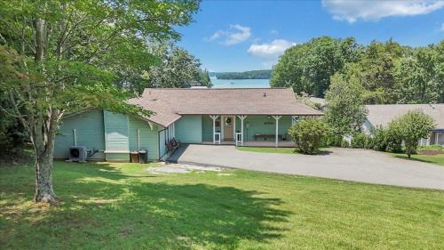 Penhook House | Kelly Kove - Beach Area Sleeps 14, Private Dock, Pet Friendly