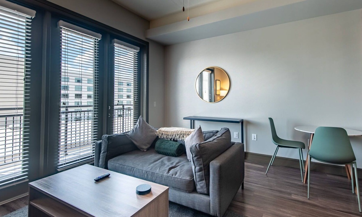 North Burnet Apartment | Kenzie Seasons | Modern 2BR in North Austin