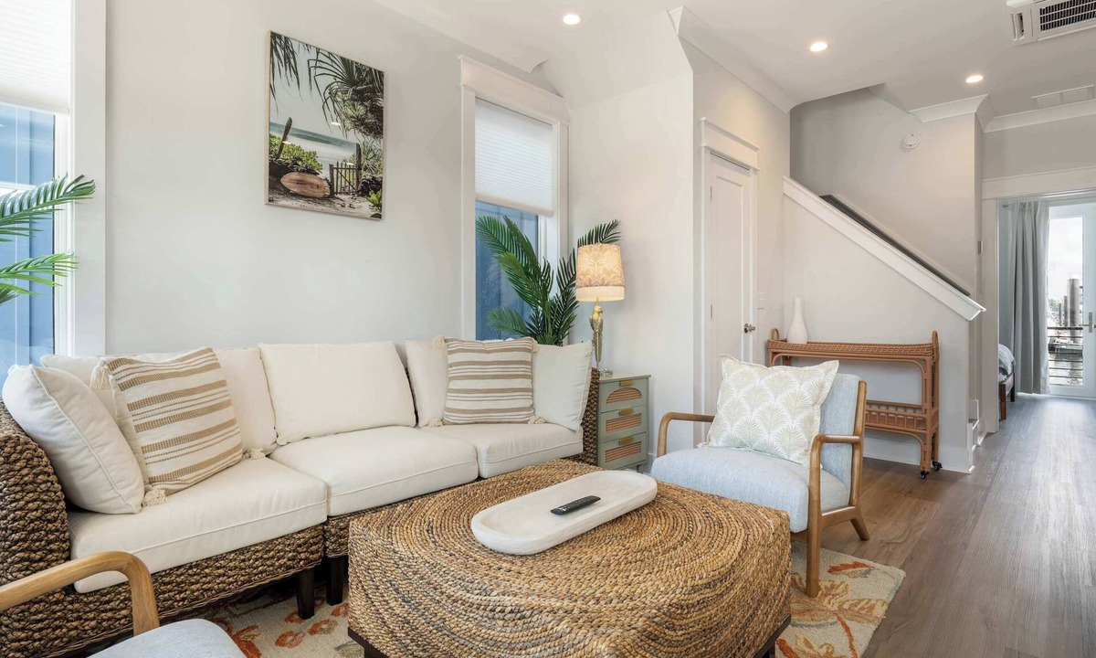 River District Boat Rental | Key West at The Cove Riverwalk Villas