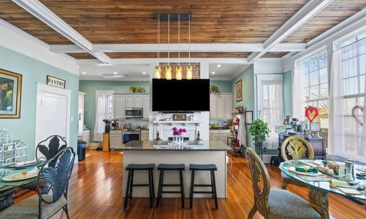 Anderson House | King Bed Retreat | Anderson Home w/Yard and Events