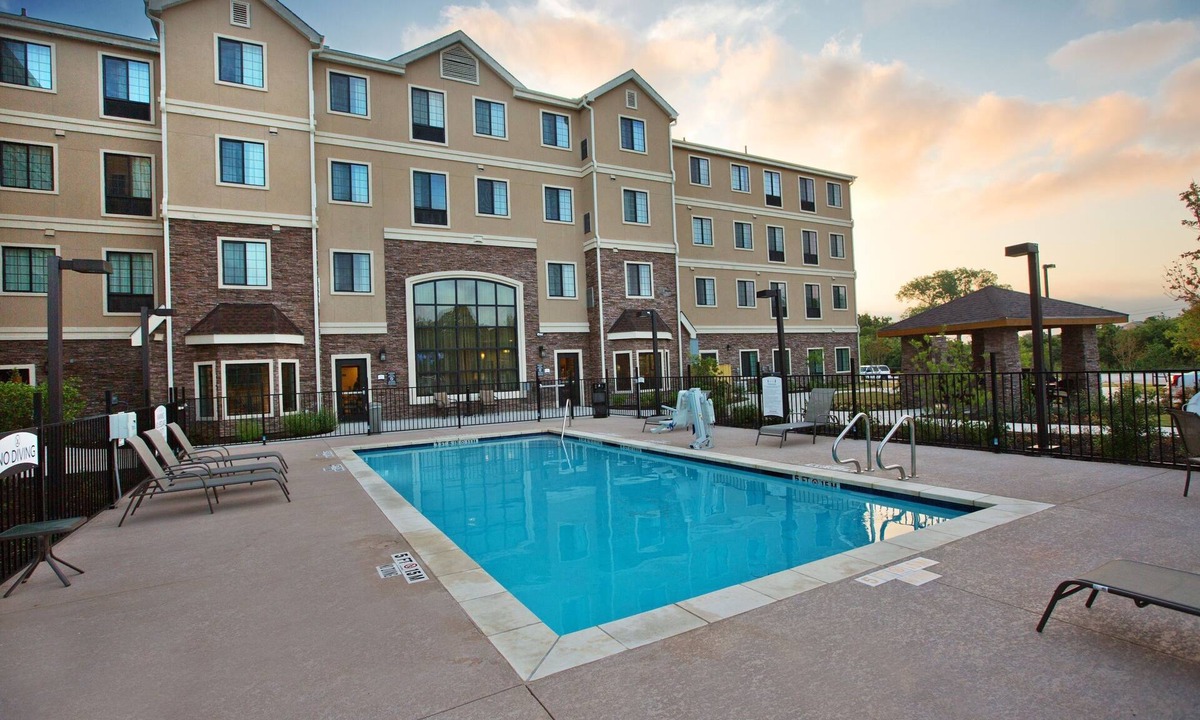 Sweetbriar Apartment | King Studio w/Free Breakfast Near Downtown Austin