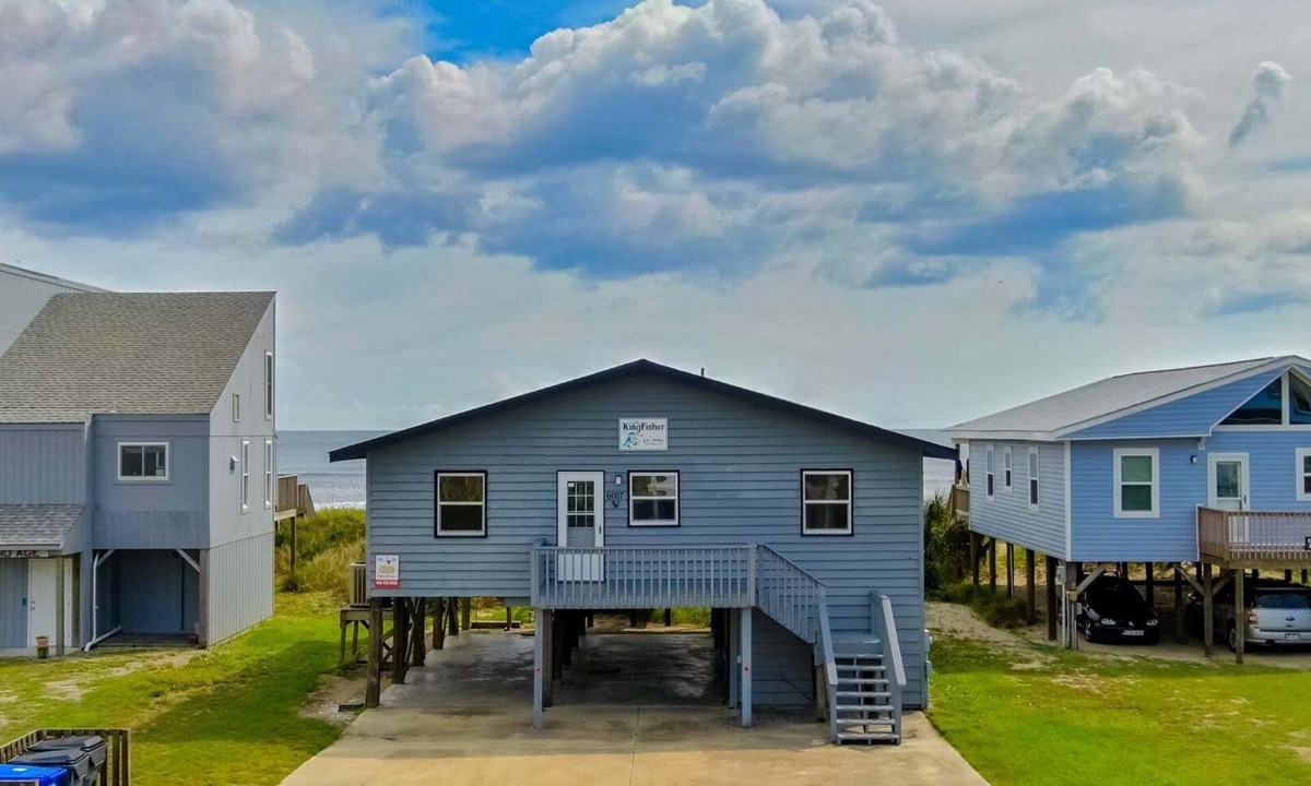 Oak Island House | Kingfisher/6007 W Beach Drive