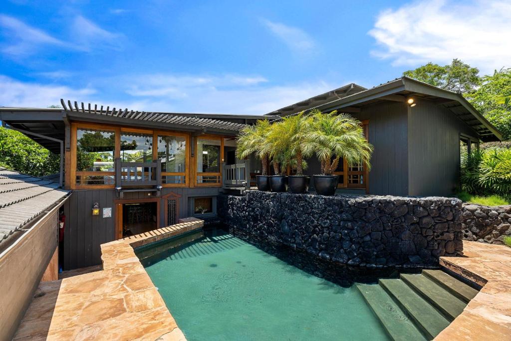 Kahaluu Bay House | Koi Hale
