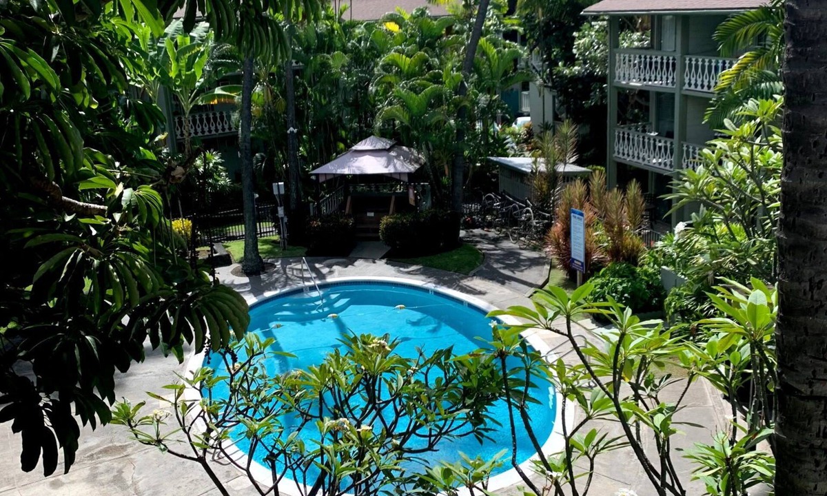 Historic Kailua Village Apartment | Kona Islander Inn - #316 - Located in beachfront town of Kailua Kona Hawaii.