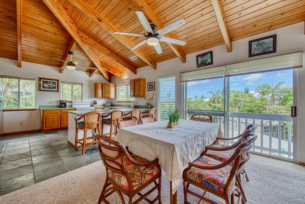 Kahaluu Bay House | Kona Kanewa Home