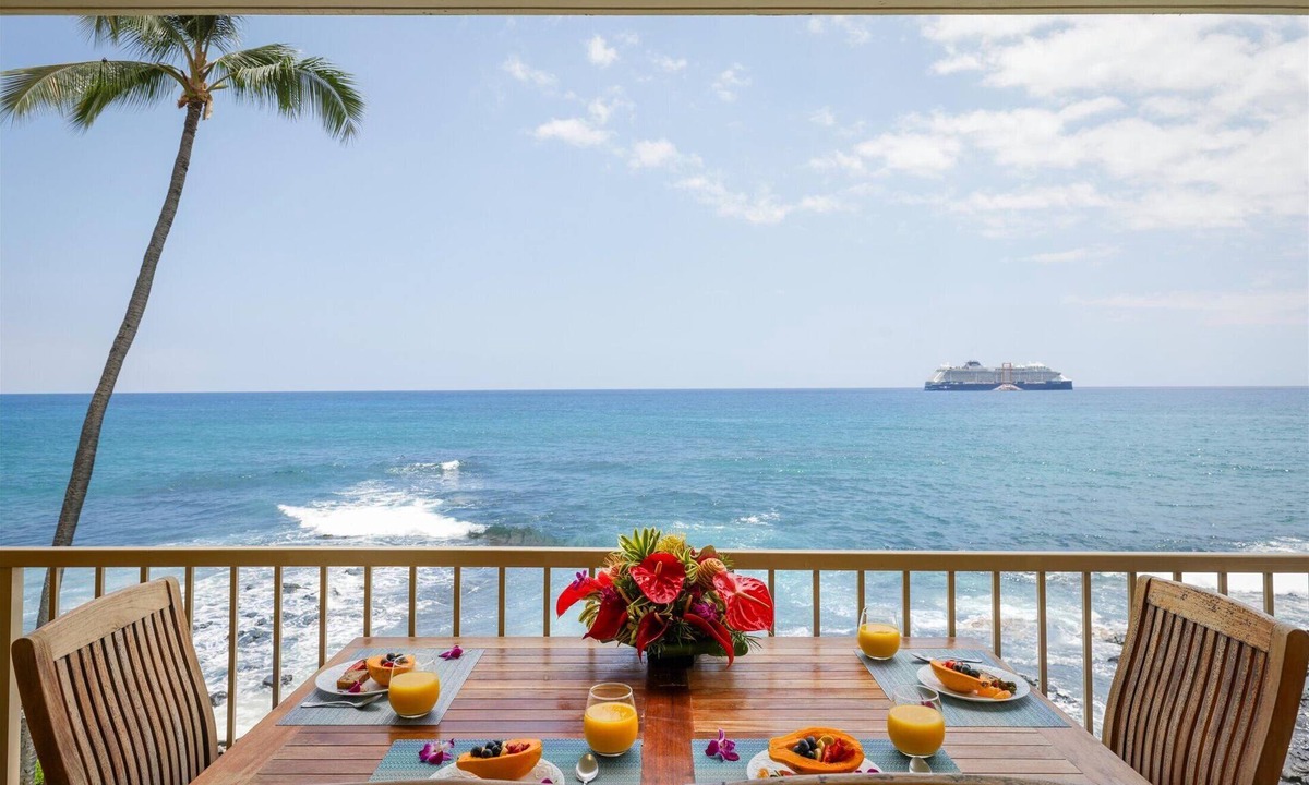 Historic Kailua Village Condo | Kona Reef A27 - Right on top of the Pacific Ocean